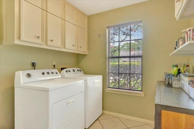 2031 Hillside Oak Lane, Houston, TX 77062