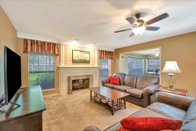 2031 Hillside Oak Lane, Houston, TX 77062