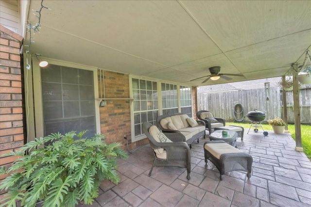 2031 Hillside Oak Lane, Houston, TX 77062