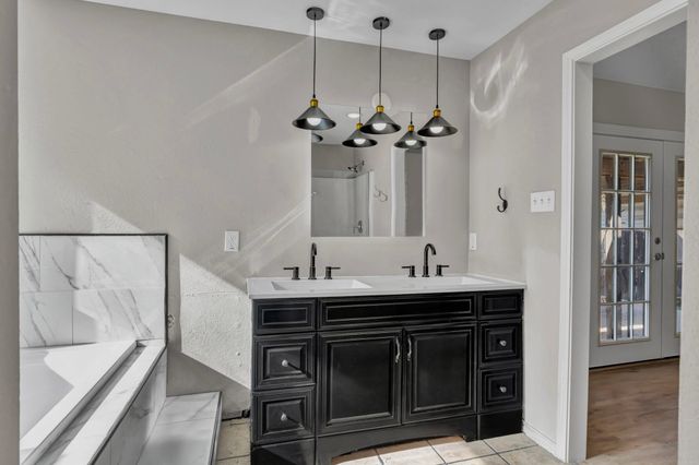 341 Windy Hill Lane, Fort Worth, TX 76108