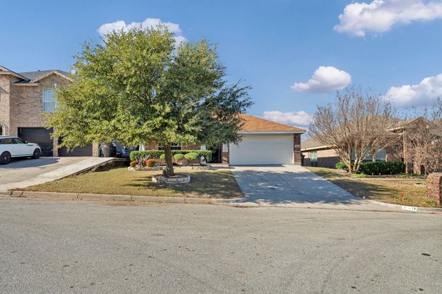 341 Windy Hill Lane, Fort Worth, TX 76108