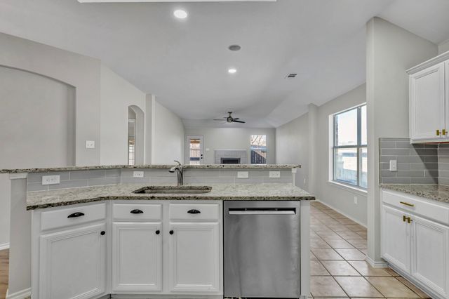 341 Windy Hill Lane, Fort Worth, TX 76108