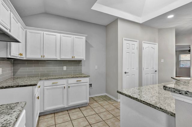 341 Windy Hill Lane, Fort Worth, TX 76108