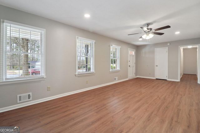 560 Donna Drive SW, Smyrna, GA 30082