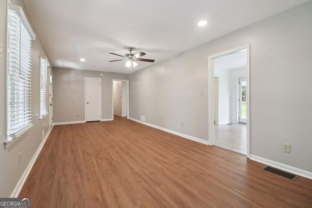 560 Donna Drive SW, Smyrna, GA 30082