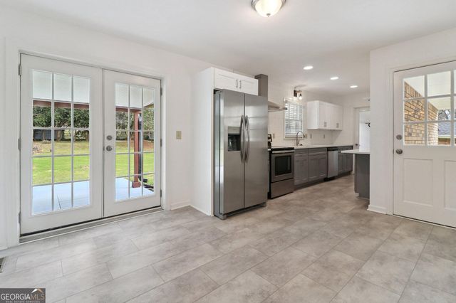 560 Donna Drive SW, Smyrna, GA 30082