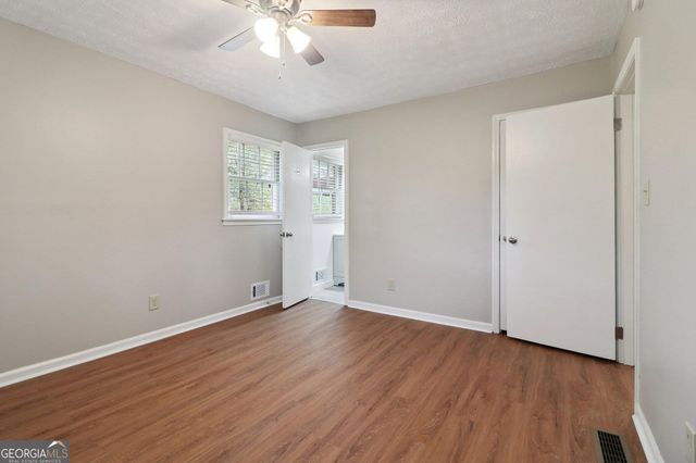 560 Donna Drive SW, Smyrna, GA 30082