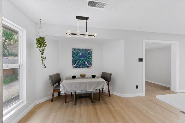 2704 Palo Alto Drive NE, Albuquerque, NM 87112