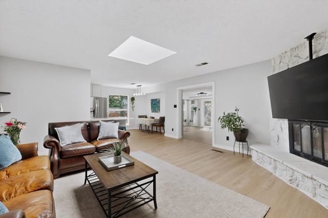 2704 Palo Alto Drive NE, Albuquerque, NM 87112