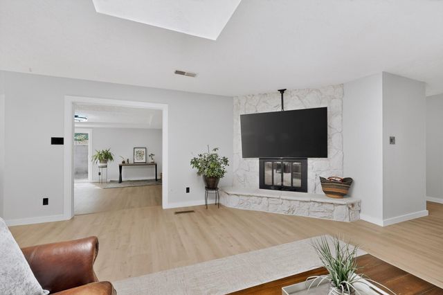 2704 Palo Alto Drive NE, Albuquerque, NM 87112