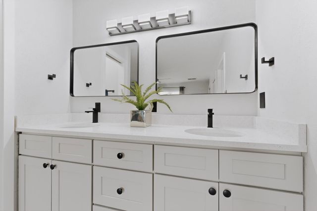 2704 Palo Alto Drive NE, Albuquerque, NM 87112