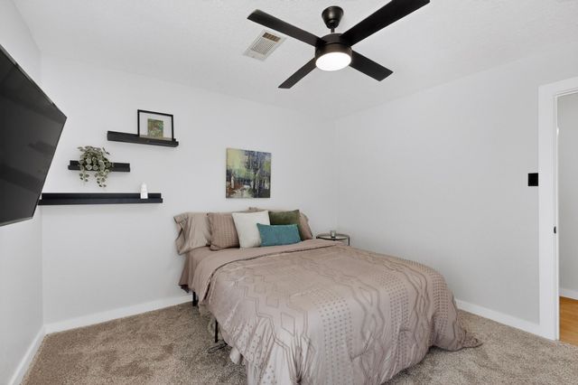 2704 Palo Alto Drive NE, Albuquerque, NM 87112