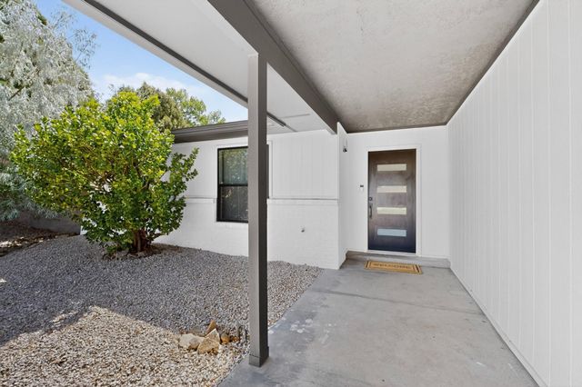2704 Palo Alto Drive NE, Albuquerque, NM 87112