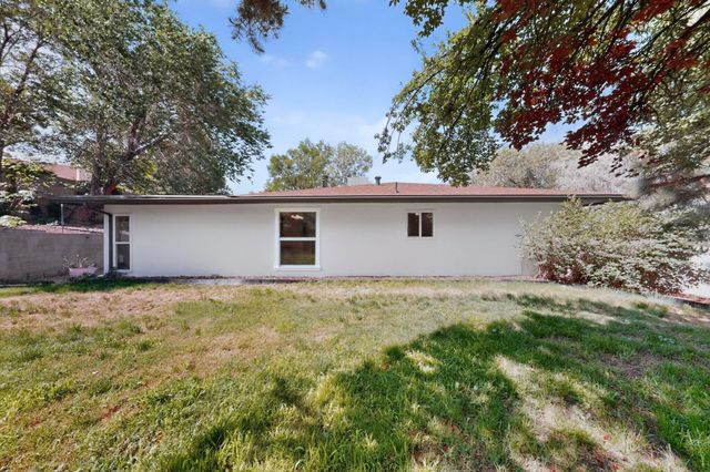 2704 Palo Alto Drive NE, Albuquerque, NM 87112
