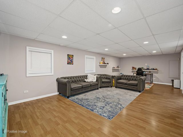 129 Chestnut Hills Circle 129, Burr Ridge, IL 60527