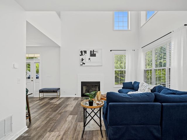 129 Chestnut Hills Circle 129, Burr Ridge, IL 60527