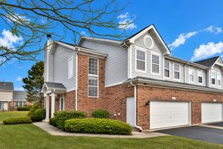 129 Chestnut Hills Circle 129, Burr Ridge, IL 60527