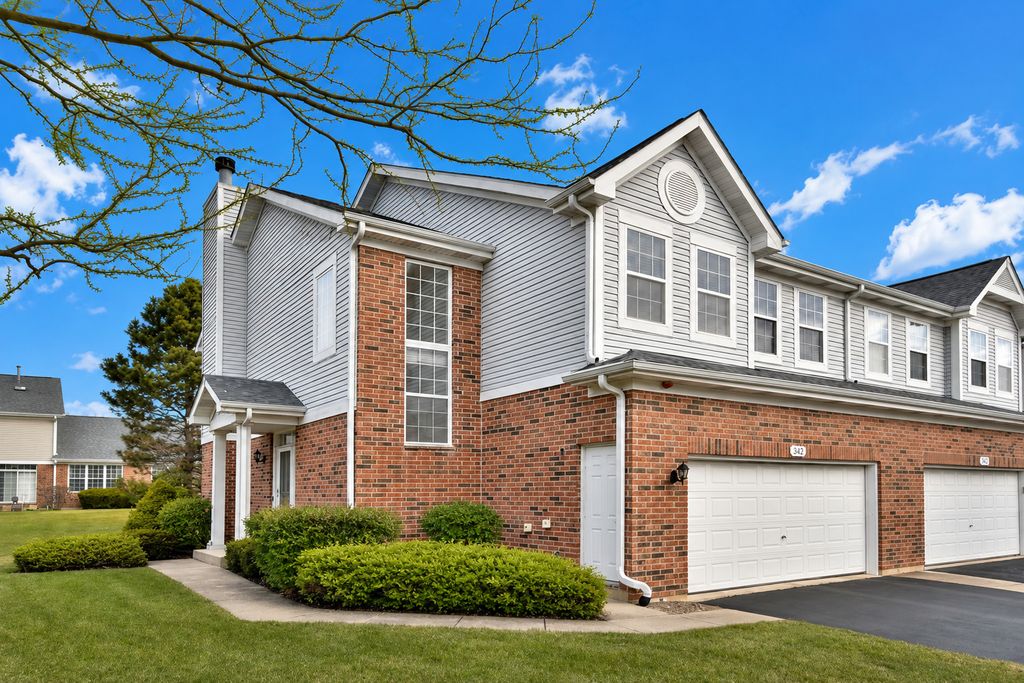 129 Chestnut Hills Circle 129, Burr Ridge, IL 60527