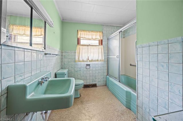 806 7th Avenue, Mayodan, NC 27027