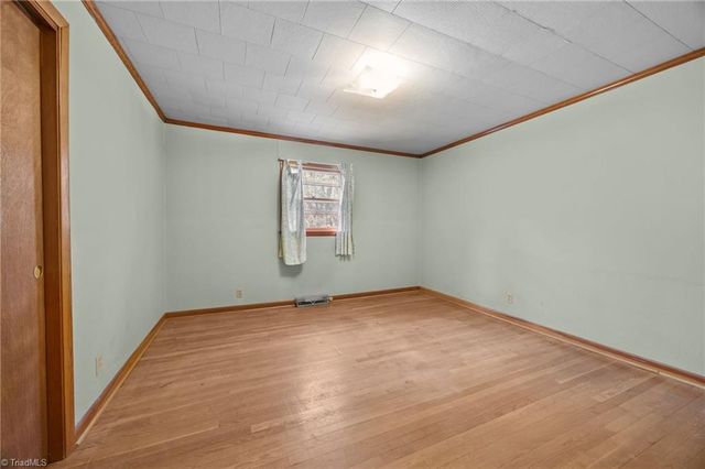 806 7th Avenue, Mayodan, NC 27027