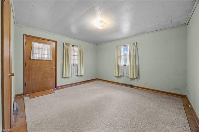 806 7th Avenue, Mayodan, NC 27027