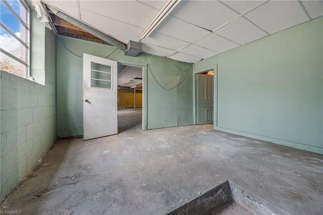 806 7th Avenue, Mayodan, NC 27027