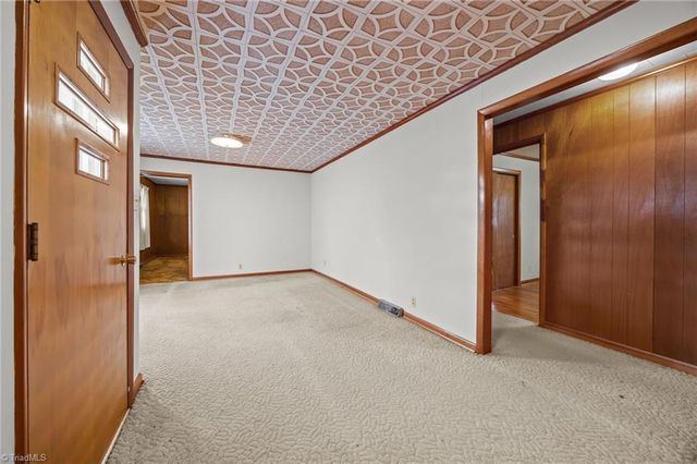 806 7th Avenue, Mayodan, NC 27027