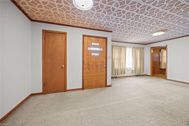 806 7th Avenue, Mayodan, NC 27027