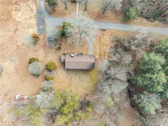 806 7th Avenue, Mayodan, NC 27027