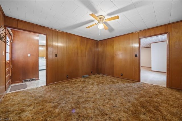 806 7th Avenue, Mayodan, NC 27027