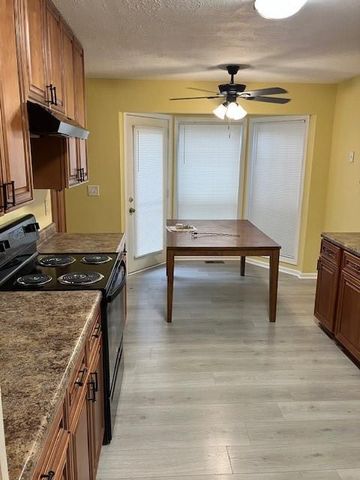 7157 Williamsburg Drive, Riverdale, GA 30274