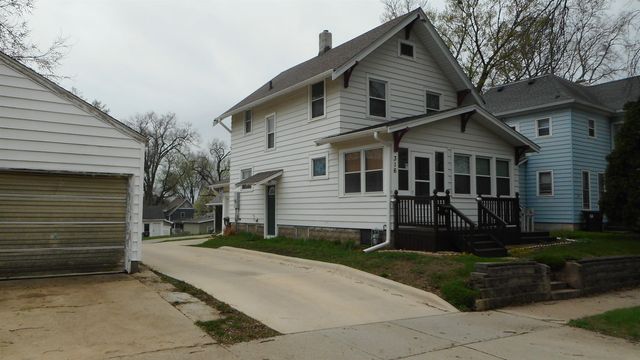 316 W 13th Street, Cedar Falls, IA 50613