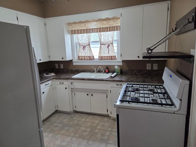316 W 13th Street, Cedar Falls, IA 50613