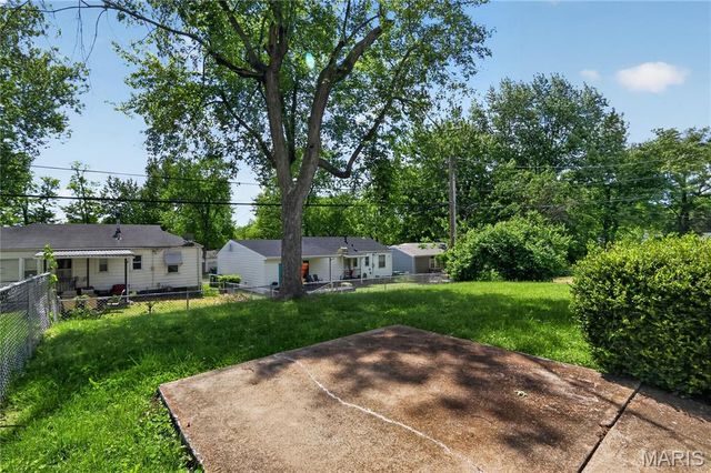 1132 Darr Drive, St Louis, MO 63137