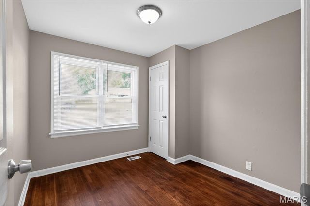 1132 Darr Drive, St Louis, MO 63137