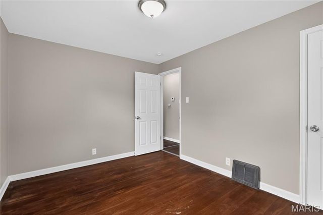 1132 Darr Drive, St Louis, MO 63137