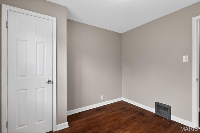1132 Darr Drive, St Louis, MO 63137
