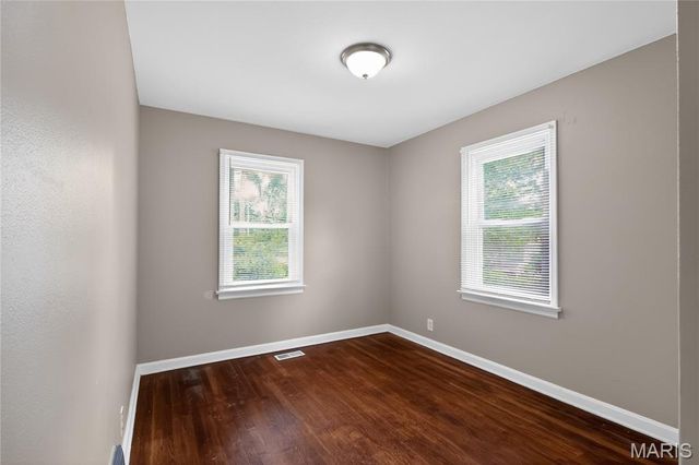 1132 Darr Drive, St Louis, MO 63137