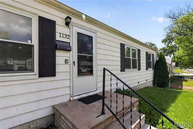 1132 Darr Drive, St Louis, MO 63137