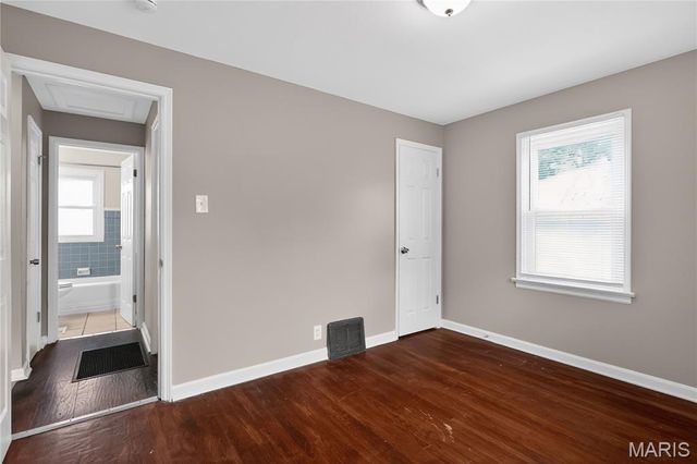 1132 Darr Drive, St Louis, MO 63137