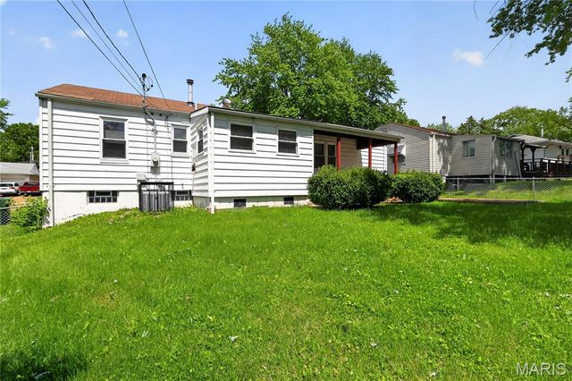 1132 Darr Drive, St Louis, MO 63137