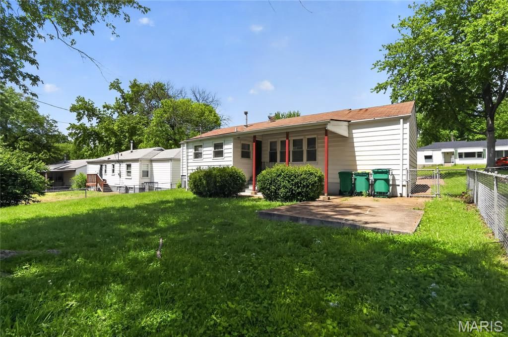 1132 Darr Drive, St Louis, MO 63137