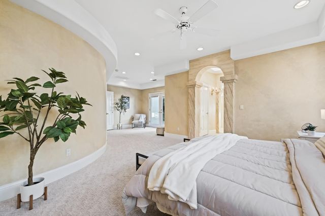 1094 E Newhall Drive, Fresno, CA 93720