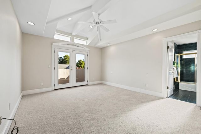 1094 E Newhall Drive, Fresno, CA 93720