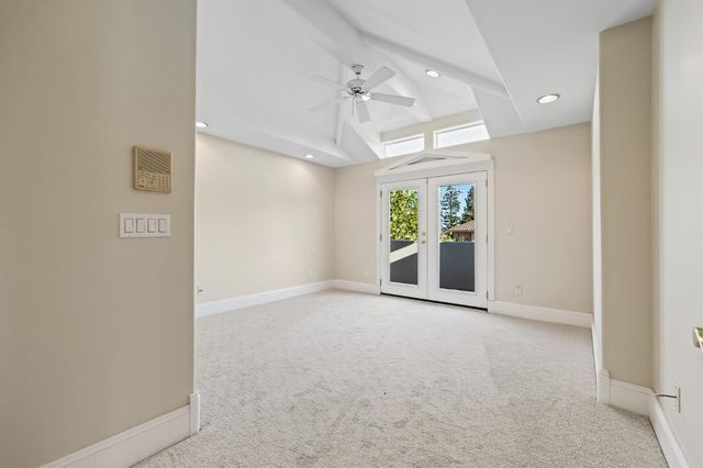 1094 E Newhall Drive, Fresno, CA 93720