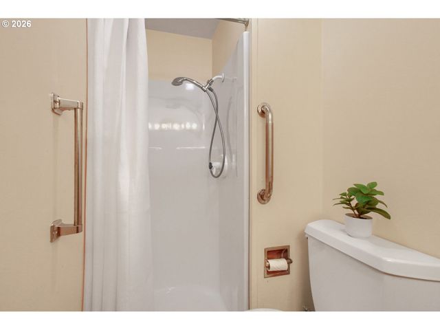16663 Sw MONTEREY Ln, Portland, OR 97224