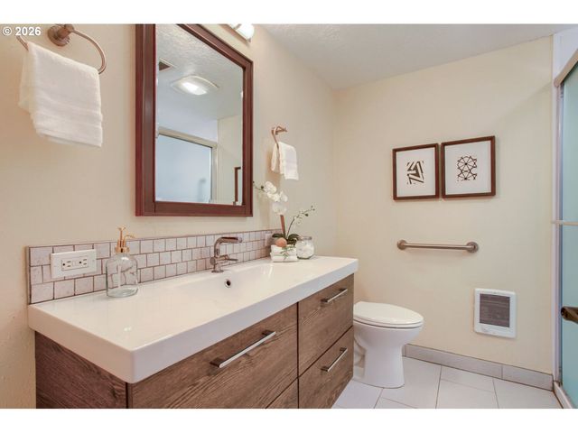 16663 Sw MONTEREY Ln, Portland, OR 97224