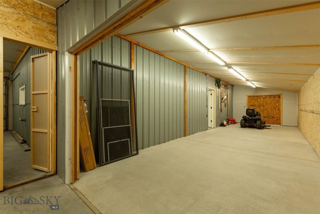2525 Shatto Drive, Belgrade, MT 59714