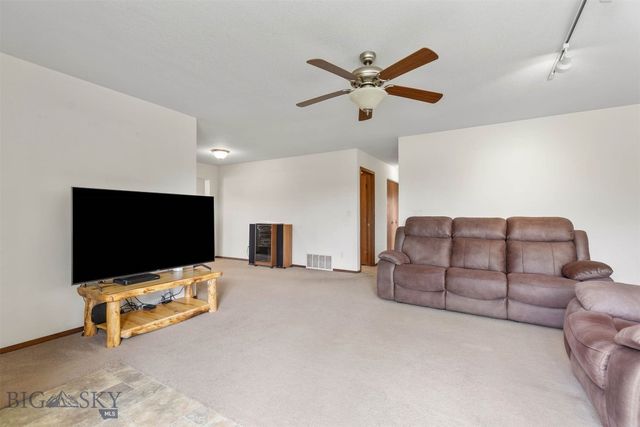 2525 Shatto Drive, Belgrade, MT 59714