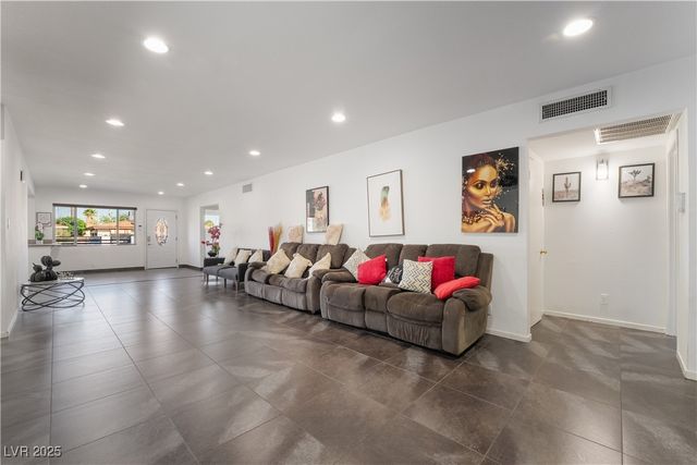 2200 Santa Ynez Drive, Las Vegas, NV 89104